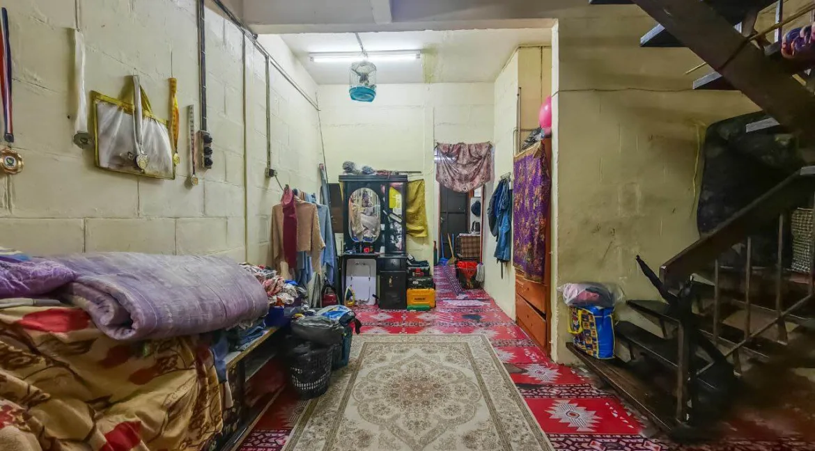 rumah-teres-dua-tingkat-untuk-dijual-taman-maju-rapat-ipoh-07