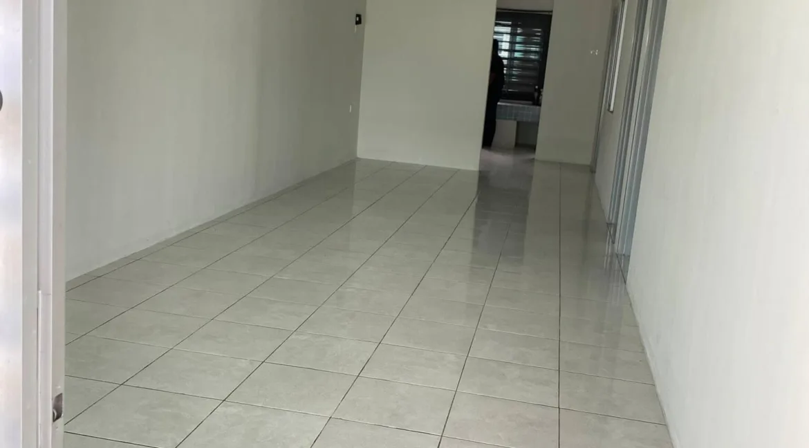 rumah-teres-setingkat-untuk-dijual-taman-bemban-indah-batu-gajah-05