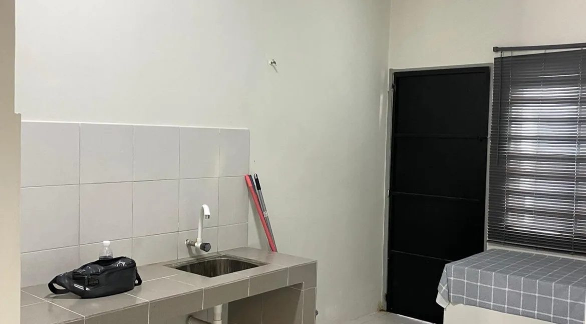 rumah-teres-setingkat-untuk-dijual-taman-bemban-indah-batu-gajah-08