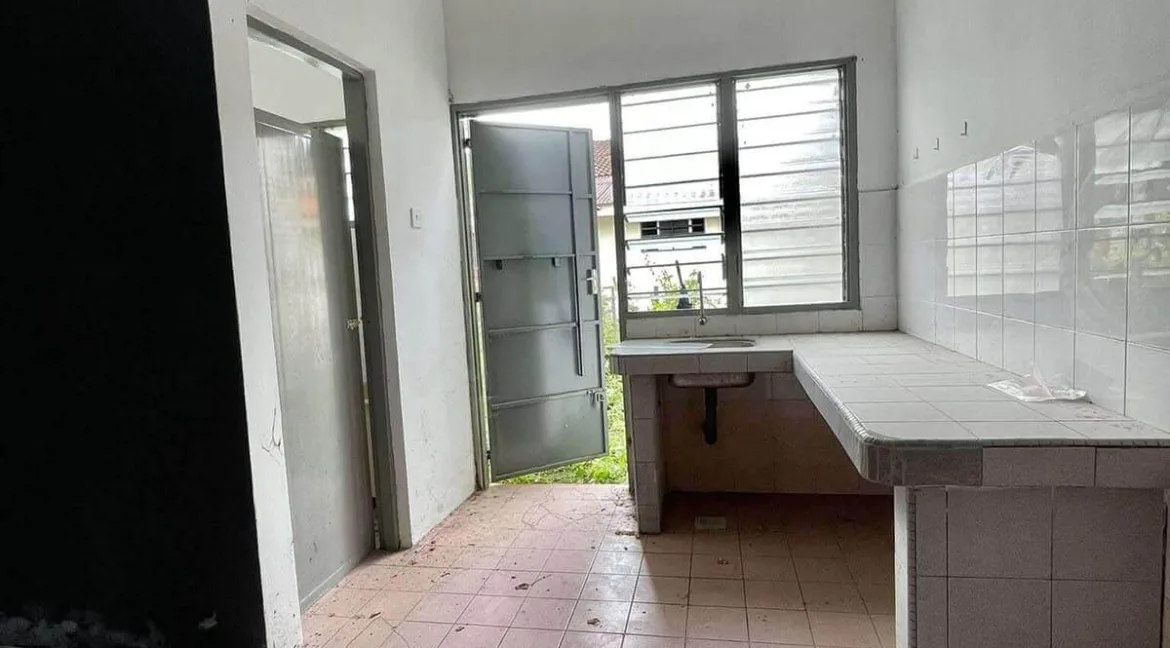 rumah-teres-setingkat-untuk-dijual-taman-pengkalan-timah-ipoh-09