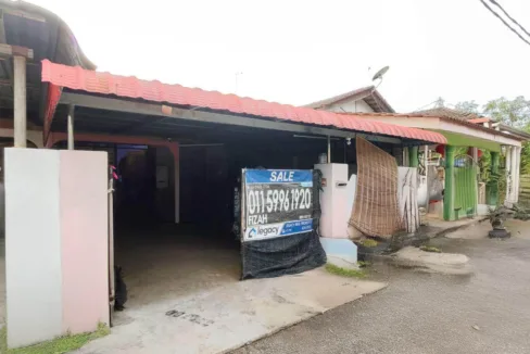 Rumah teres setingkat untuk dijual di Taman Seri Mawar, Sitiawan, Perak