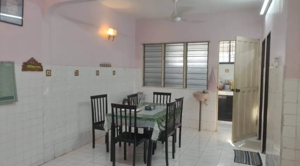 teres-dua-tingkat-untuk-dijual-taman-lapangan-ria-ipoh-03