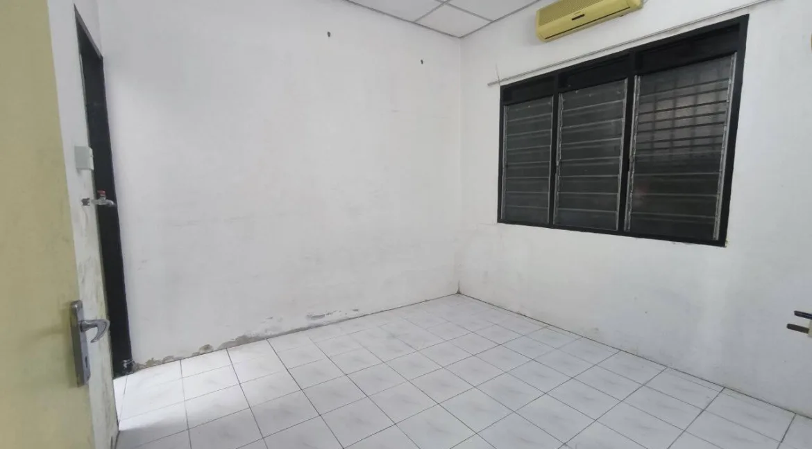 teres-setingkat-corner-lot-untuk-dijual-taman-fasa-2h-seri-manjung-18