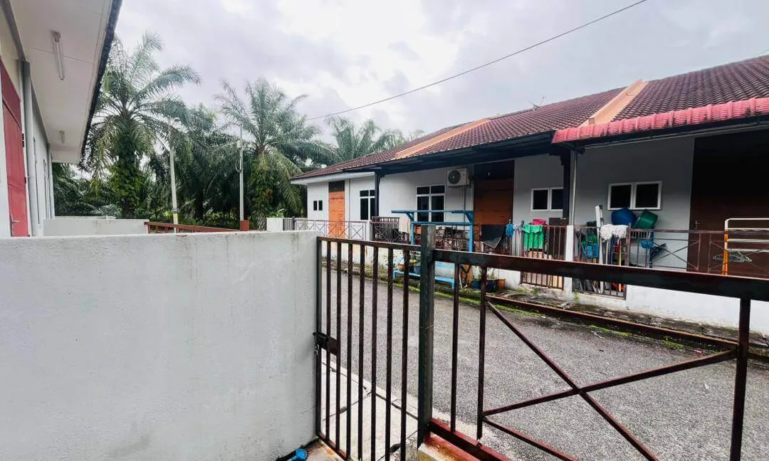 teres-setingkat-untuk-dijual-taman-desa-bernam-indah-hutan-melintang-24