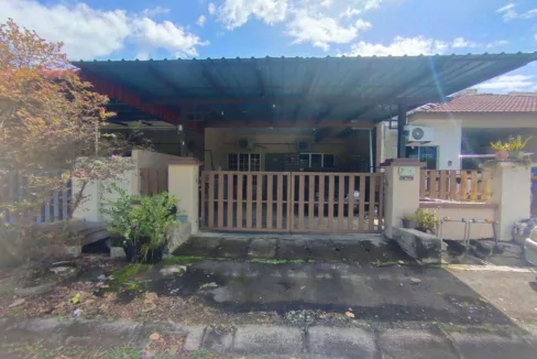 Teres Setingkat untuk dijual di Taman Kinding Raya, Tanjung Rambutan, Perak