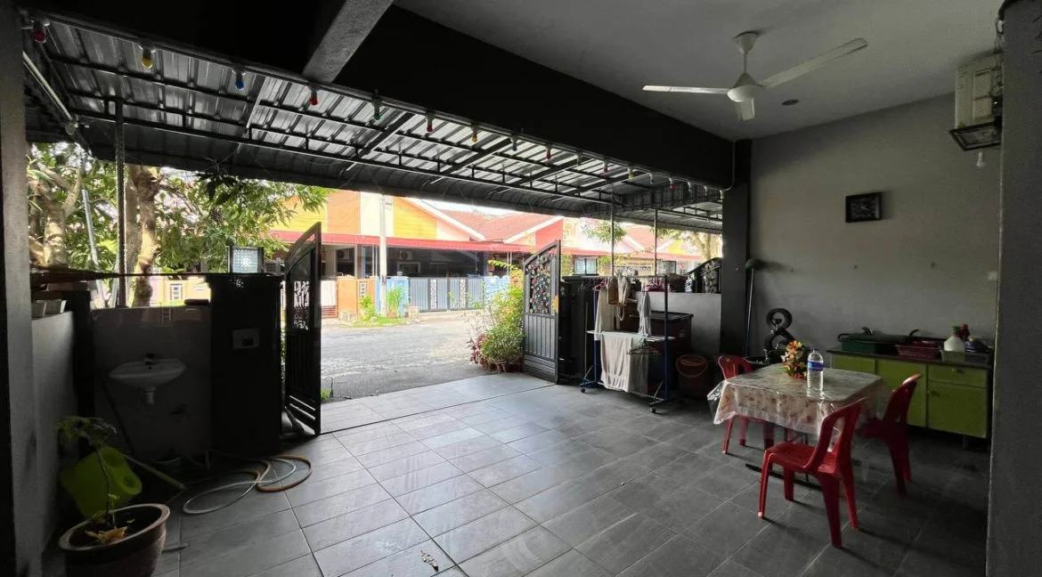 teres-setingkat-untuk-dijual-taman-metro-pengkalan-batu-gajah-07