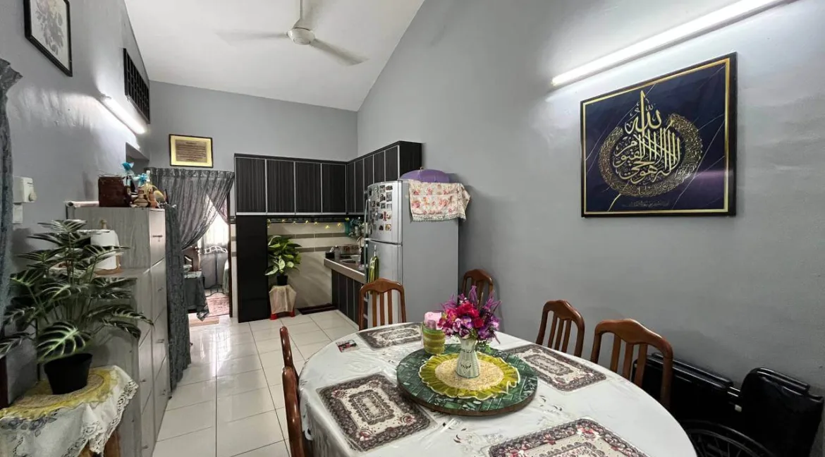 teres-setingkat-untuk-dijual-taman-metro-pengkalan-batu-gajah-12