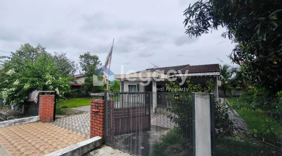 banglo-setingkat-untuk-dijual-kampung-serdang-sitiawan-02
