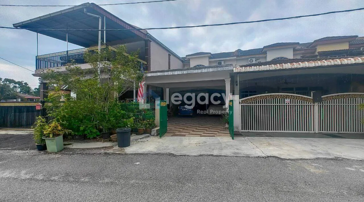 Teres 2 Tingkat untuk dijual di Taman Cahaya, Teluk Intan, Perak