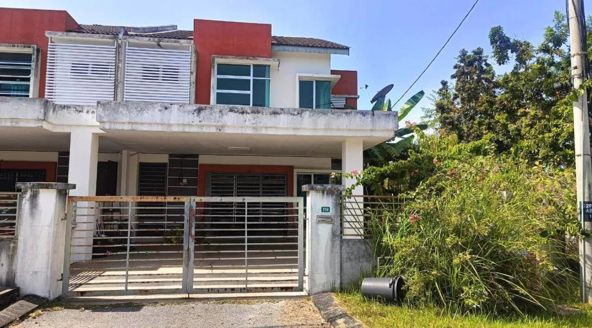 Rumah teres dua tingkat corner lot untuk dijual di Bandar Universiti Lakeville, Seri Iskandar, Perak