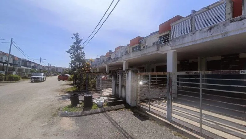 teres-dua-tingkat-corner-lot-bandar-universiti-lakeville-seri-iskandar-06