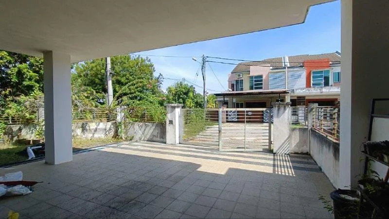 teres-dua-tingkat-corner-lot-bandar-universiti-lakeville-seri-iskandar-09