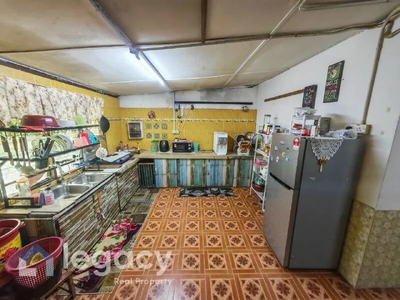 teres-setingkat-untuk-dijual-taman-sri-batik-lumut-13