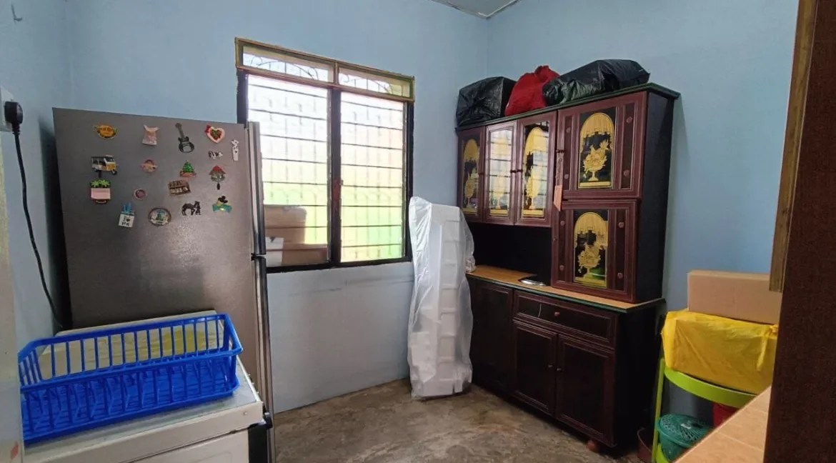 teres-setingkat-untuk-dijual-taman-syabas-bercham-09