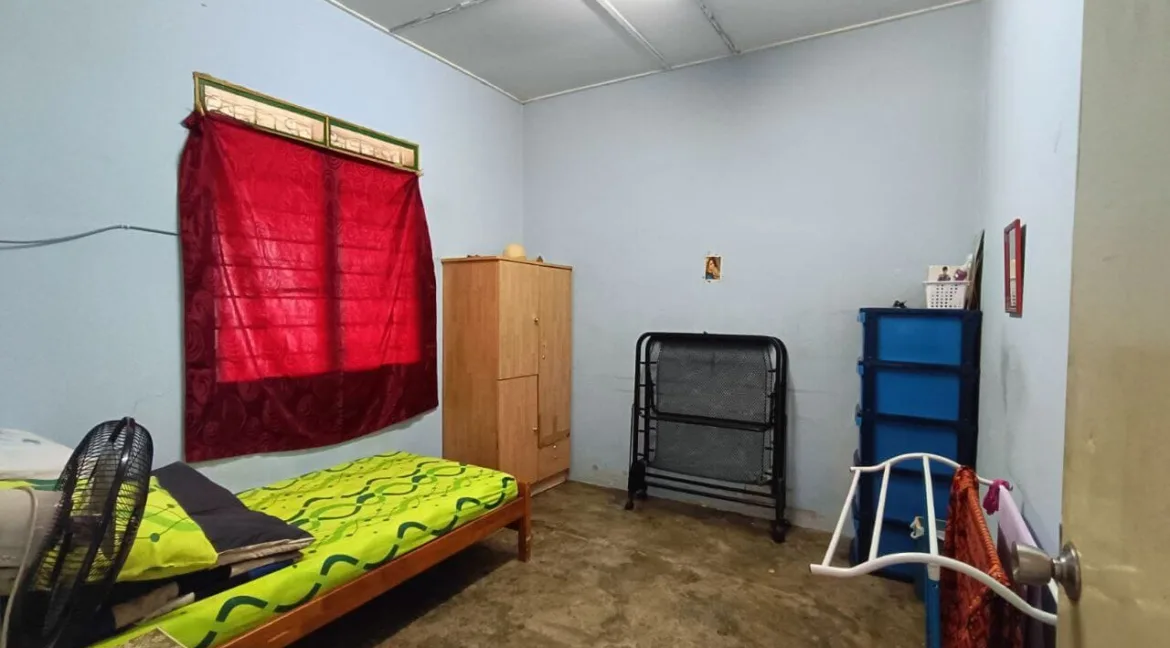 teres-setingkat-untuk-dijual-taman-syabas-bercham-11