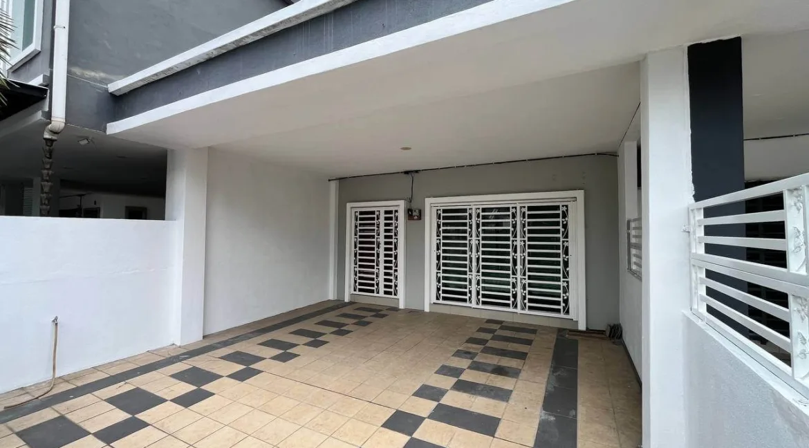 rumah-teres-2-tingkat-halaman-meru-permai-ipoh-01