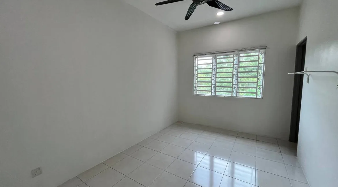 rumah-teres-2-tingkat-halaman-meru-permai-ipoh-06