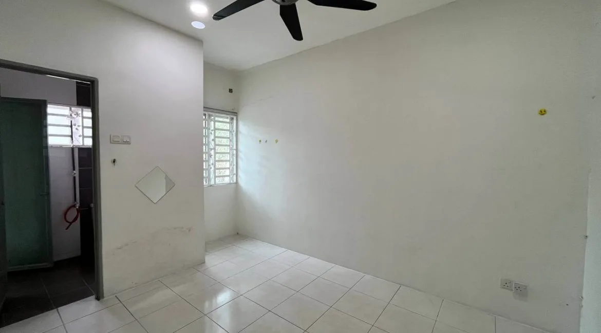 rumah-teres-2-tingkat-halaman-meru-permai-ipoh-07