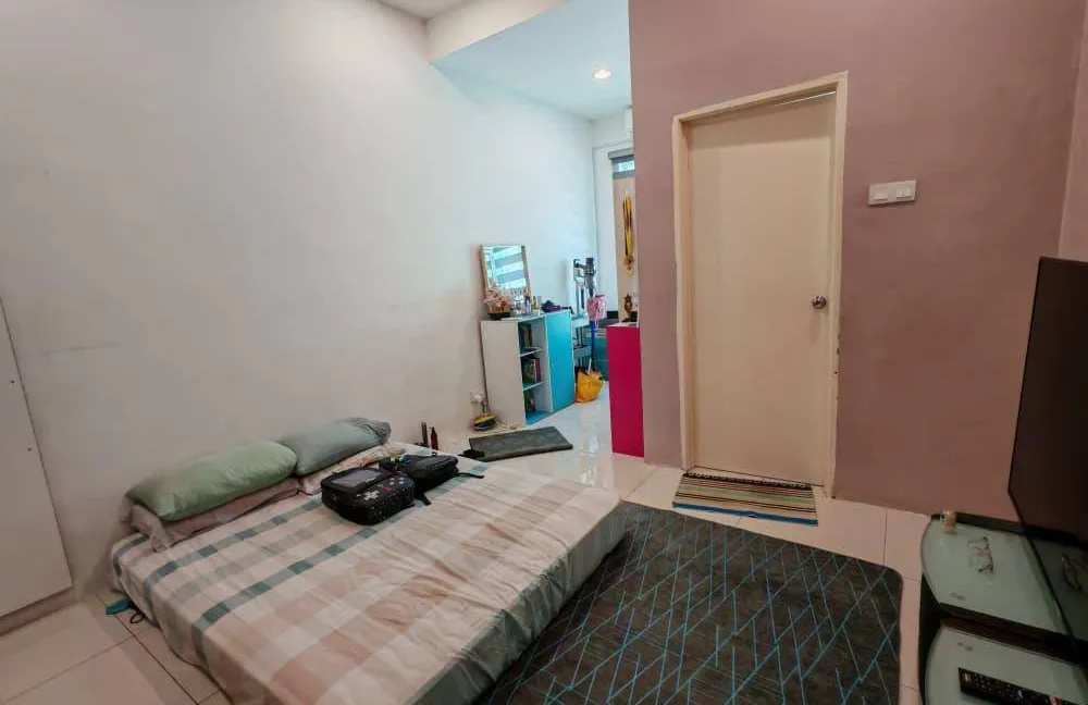 rumah-teres-dua-setengah-tingkat-untuk-dijual-di-pulai-heights-simpang-pulai-08