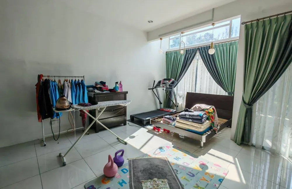 rumah-teres-dua-setengah-tingkat-untuk-dijual-di-pulai-heights-simpang-pulai-09