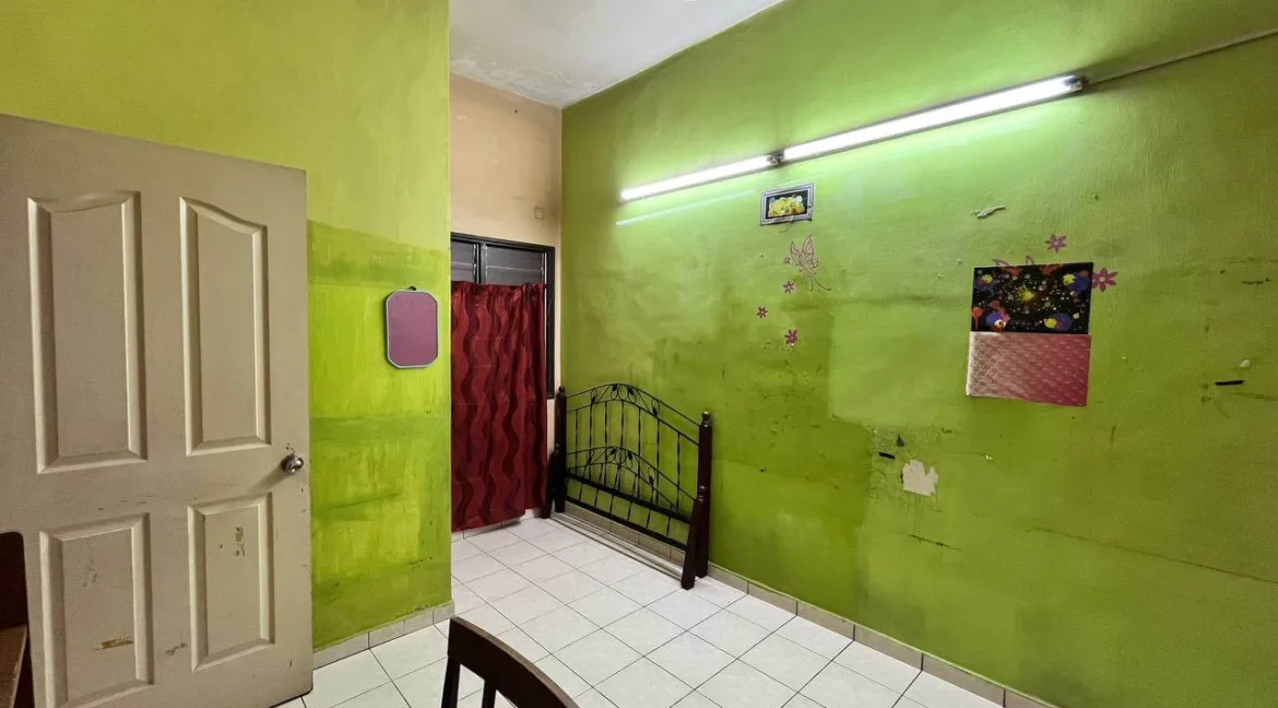 rumah-teres-dua-tingkat-untuk-dijual-di-taman-puncak-tambun-indah-ipoh-16