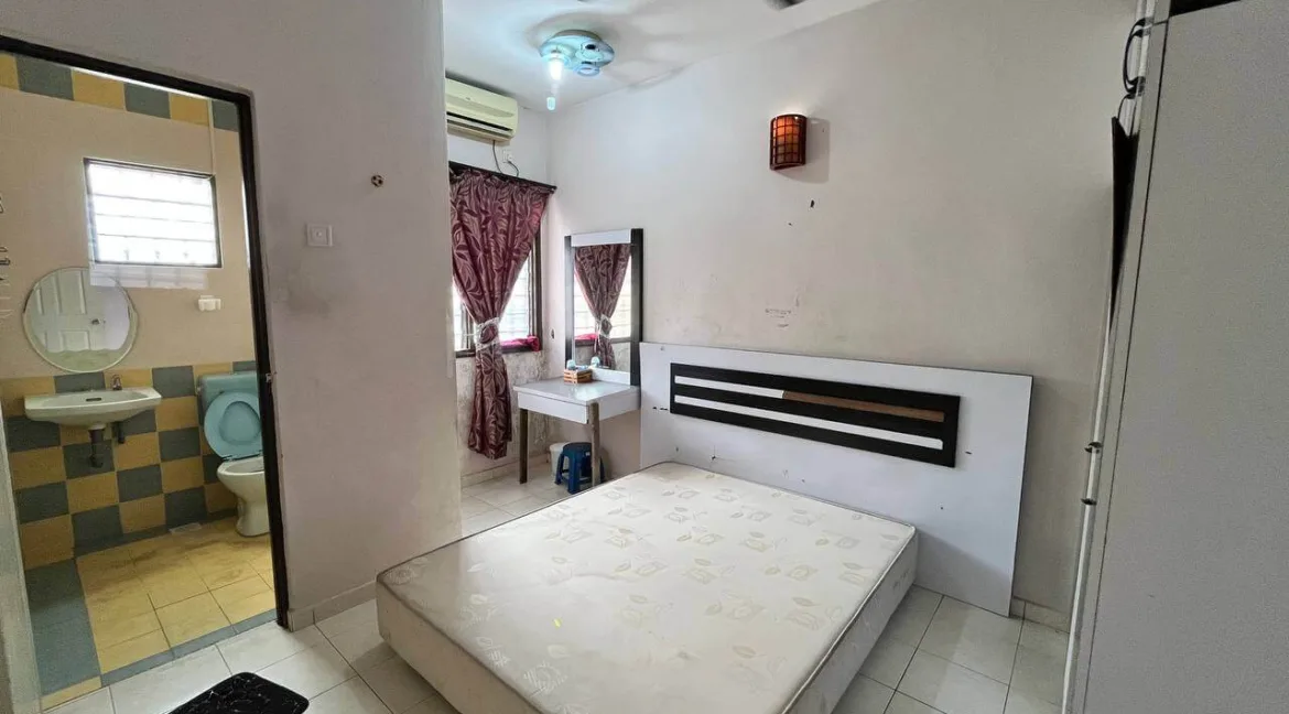 rumah-teres-dua-tingkat-untuk-dijual-di-taman-puncak-tambun-indah-ipoh-23
