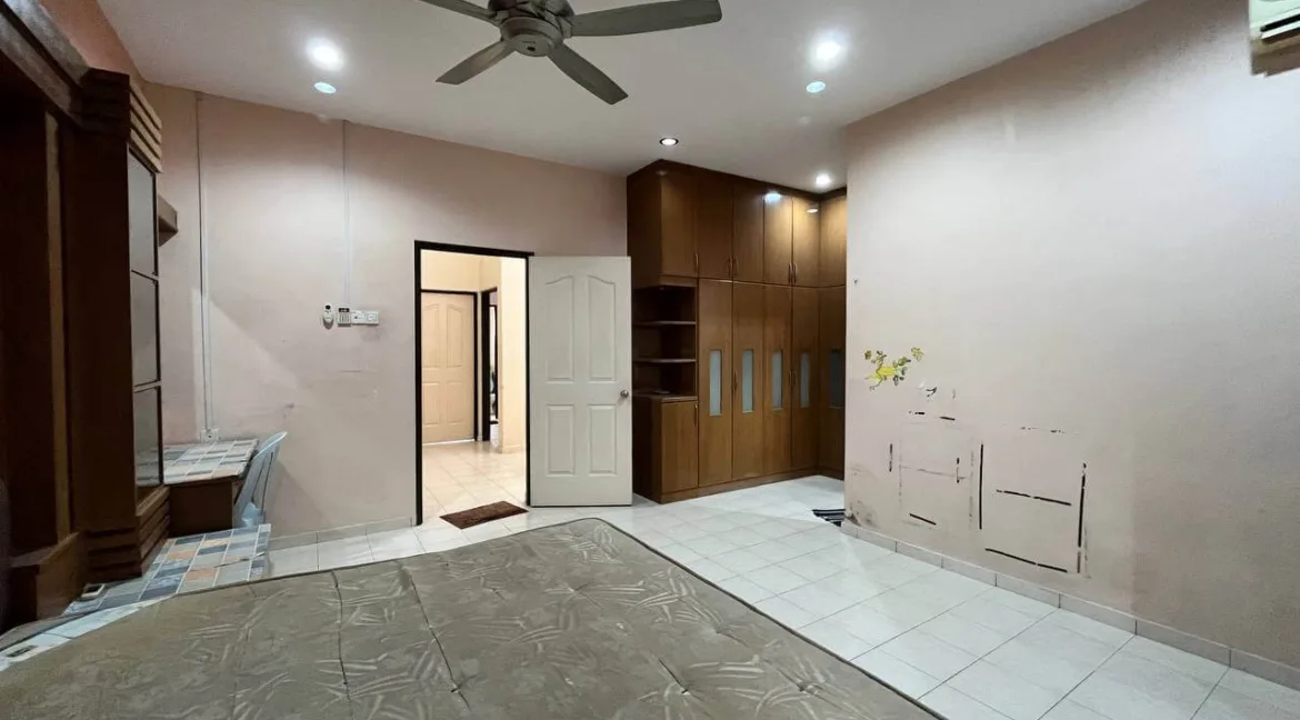 rumah-teres-dua-tingkat-untuk-dijual-di-taman-puncak-tambun-indah-ipoh-25