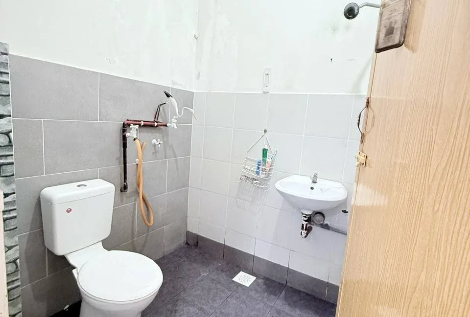 rumah-teres-end-lot-untuk-dijual-di-taman-metro-pengkalan-batu-gajah-08