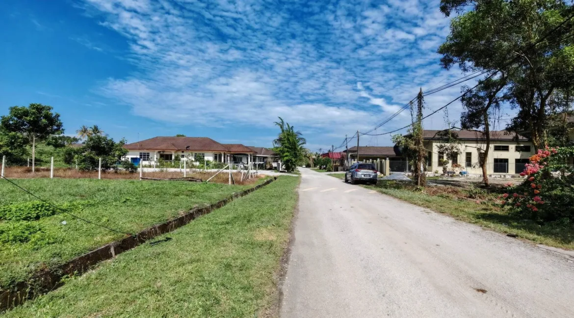 tanah-lot-untuk-dijual-di-kampung-tersusun-batu-3-batang-padang-03