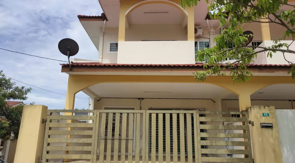 Teres Dua Tingkat untuk dijual di Taman Gemilang, Seri Iskandar, Perak