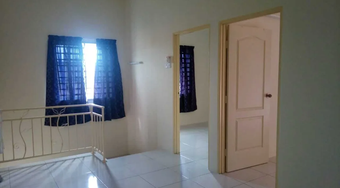 teres-dua-tingkat-untuk-dijual-taman-gemilang-seri-iskandar-03
