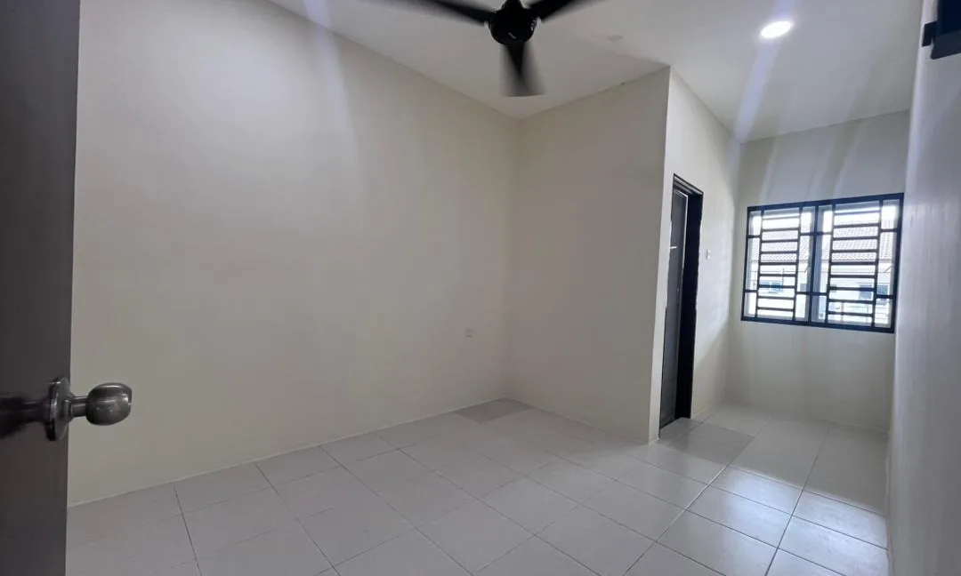 teres-setingkat-untuk-dijual-di-bandar-lagenda-teluk-intan-12