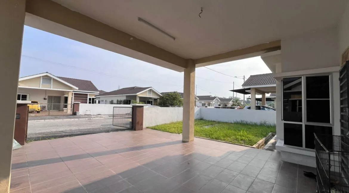 banglo-setingkat-untuk-dijual-di-taman-desa-sentral-batu-gajah-06