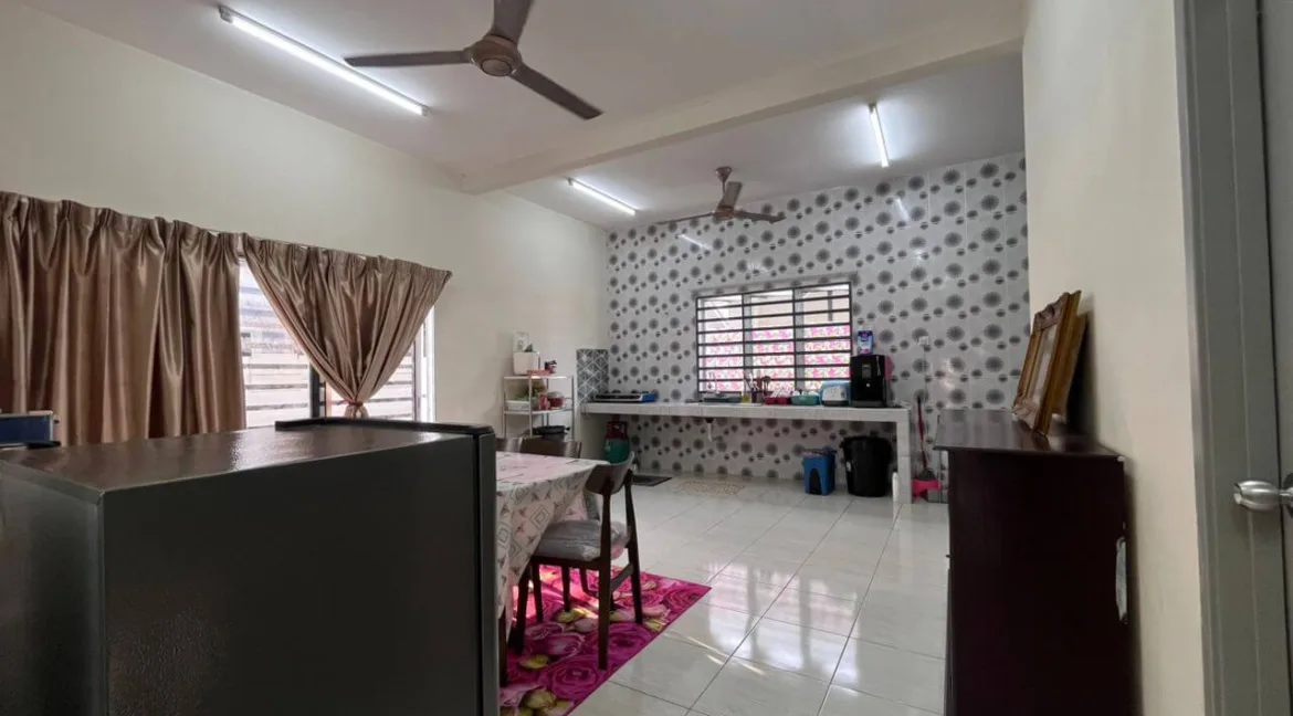 banglo-setingkat-untuk-dijual-di-taman-desa-sentral-batu-gajah-14