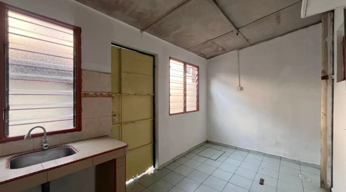 rumah-kos-rendah-2-tingkat-untuk-dijual-di-taman-sri-wani-ipoh-10