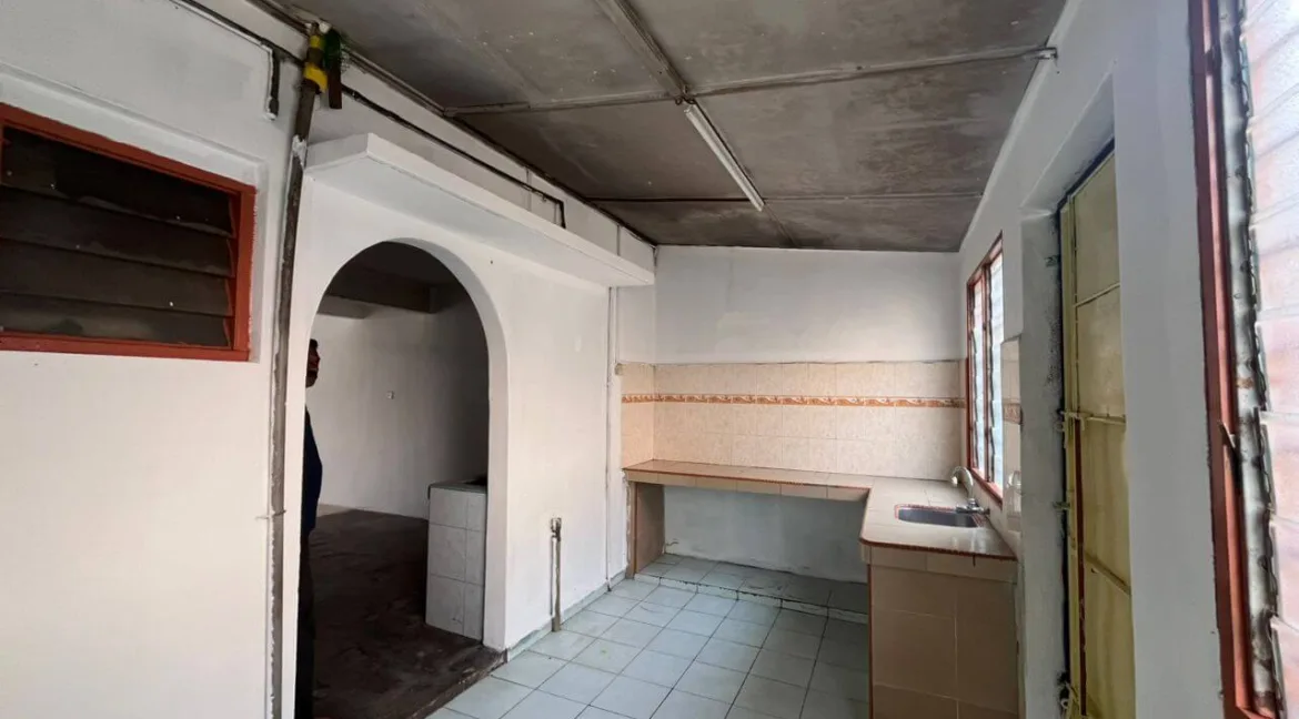 rumah-kos-rendah-2-tingkat-untuk-dijual-di-taman-sri-wani-ipoh-11