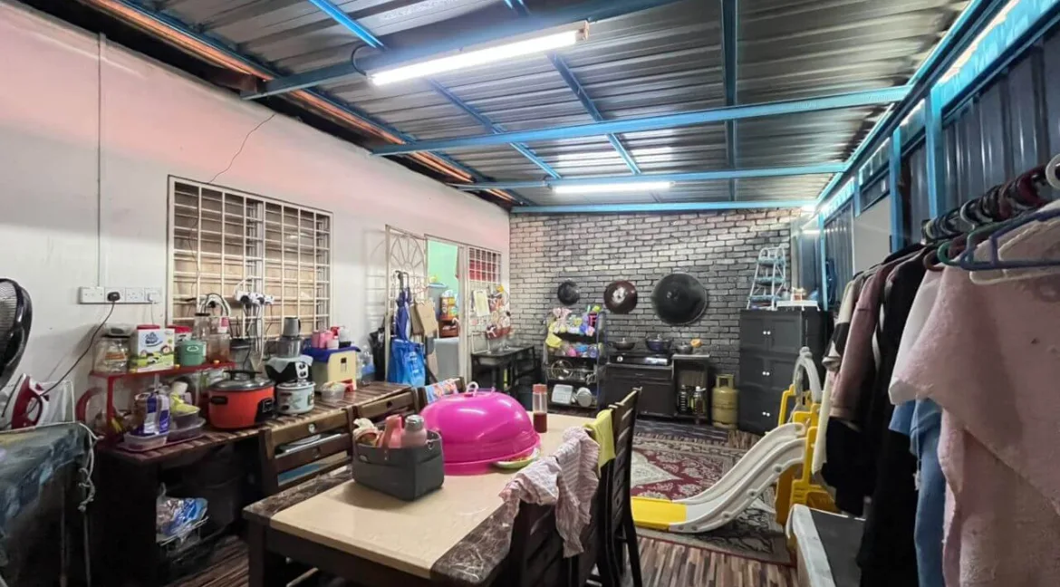 rumah-kos-rendah-setingkat-taman-raia-mesra-kampung-kepayang-12