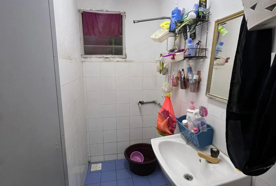rumah-kos-rendah-setingkat-taman-raia-mesra-kampung-kepayang-14