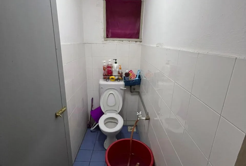 rumah-kos-rendah-setingkat-taman-raia-mesra-kampung-kepayang-15