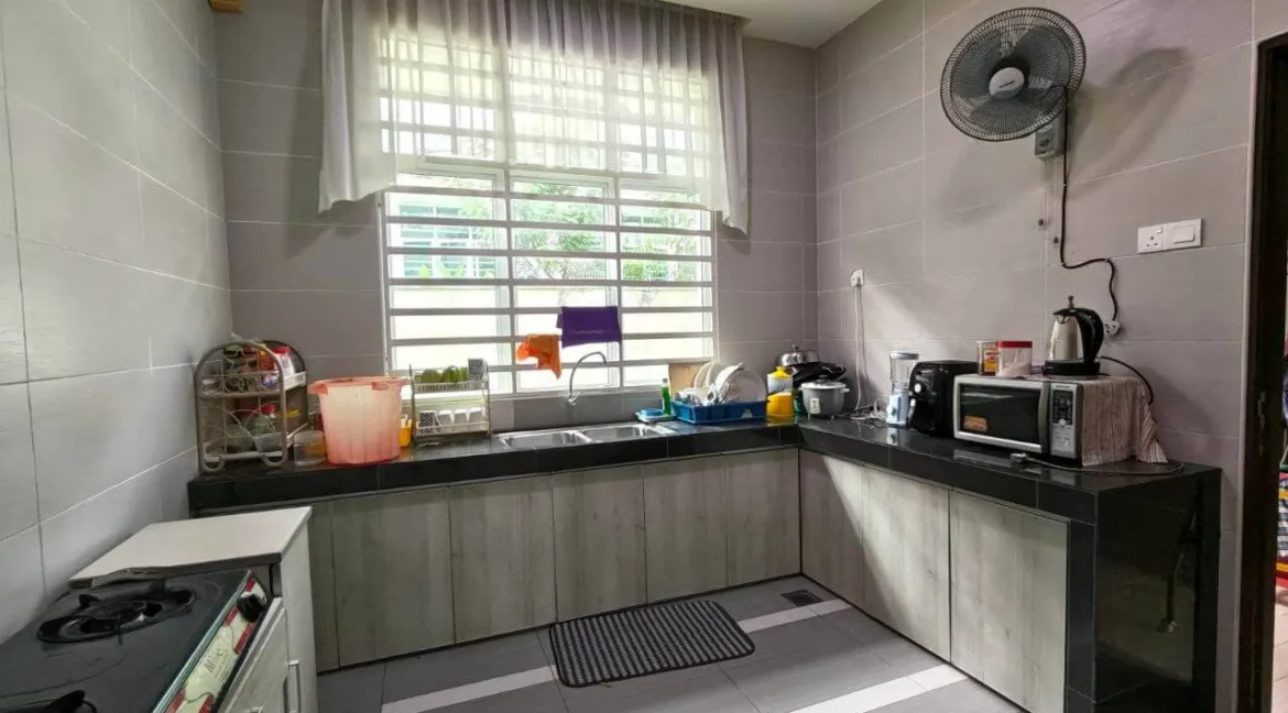 rumah-semi-d-dua-tingkat-untuk-dijual-di-meru-desa-park-ipoh-13