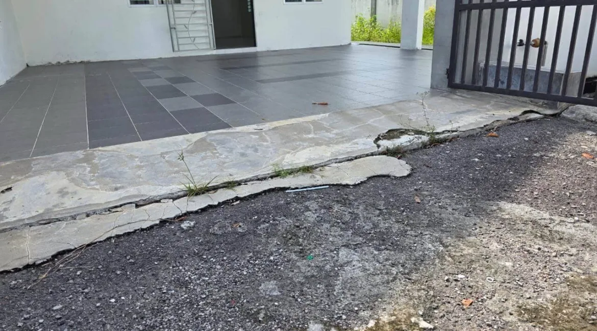rumah-semi-d-setingkat-untuk-dijual-di-bandar-lagenda-teluk-intan-perak-lf-25