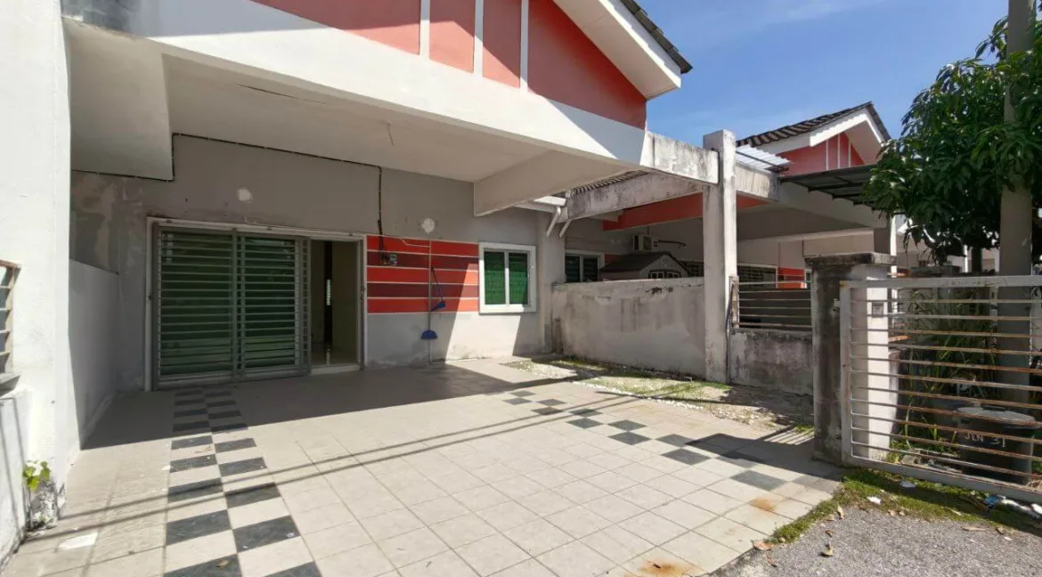 rumah-setingkat-untuk-dijual-di-lakeville-seri-iskandar-02