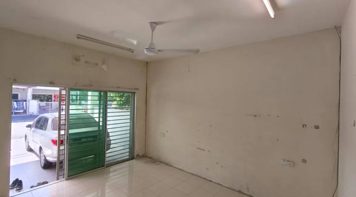 rumah-setingkat-untuk-dijual-di-lakeville-seri-iskandar-05