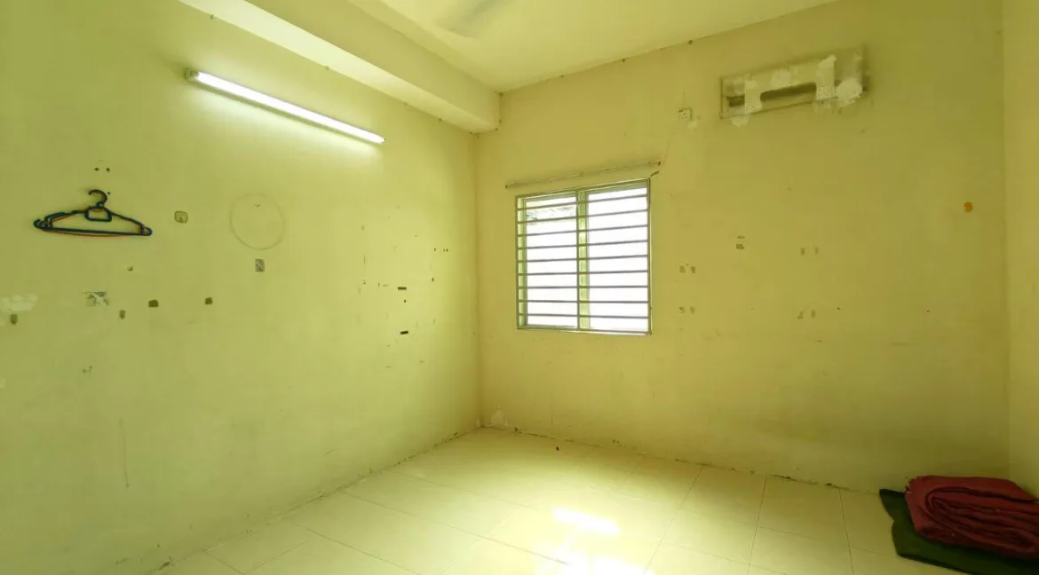 rumah-setingkat-untuk-dijual-di-lakeville-seri-iskandar-12