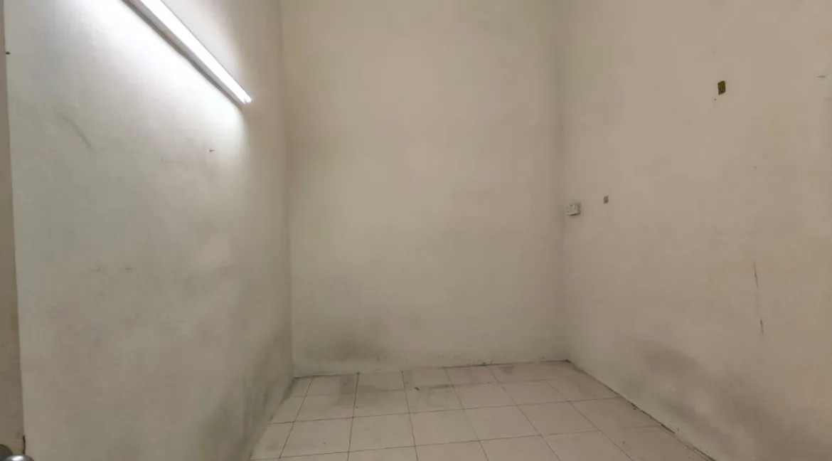 rumah-setingkat-untuk-dijual-di-lakeville-seri-iskandar-13