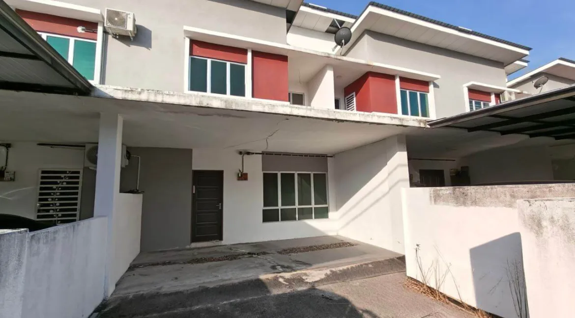 rumah-teres-2-tingkat-untuk-dijual-di-taman-meru-suria-meru-poh-05