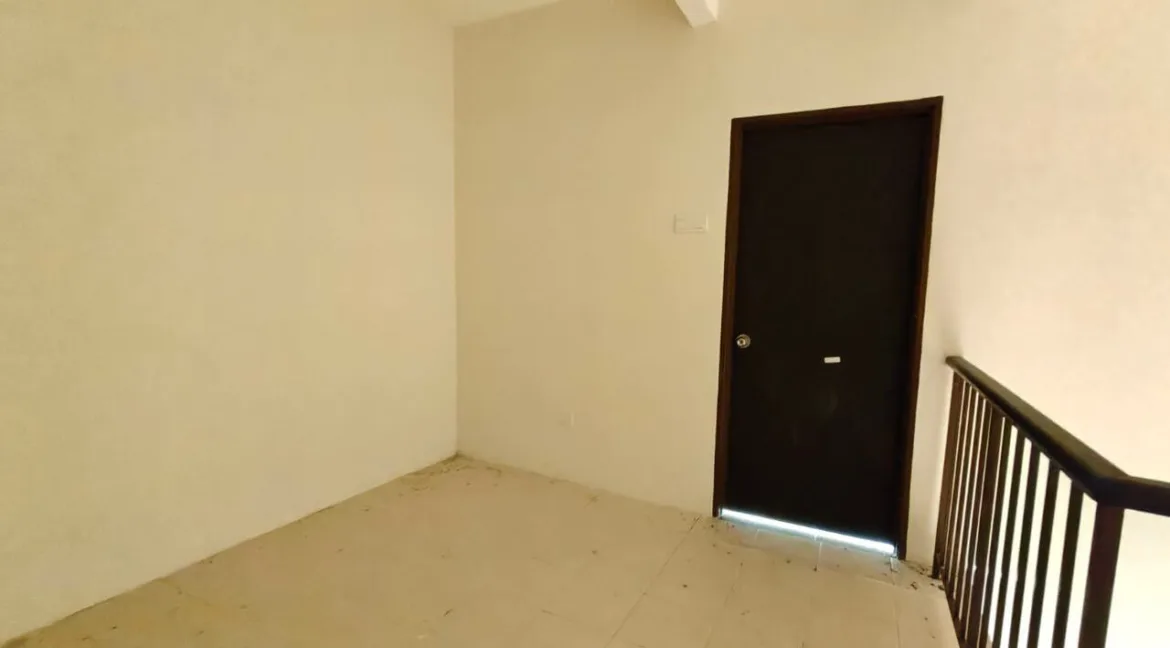 rumah-teres-2-tingkat-untuk-dijual-di-taman-meru-suria-meru-poh-16