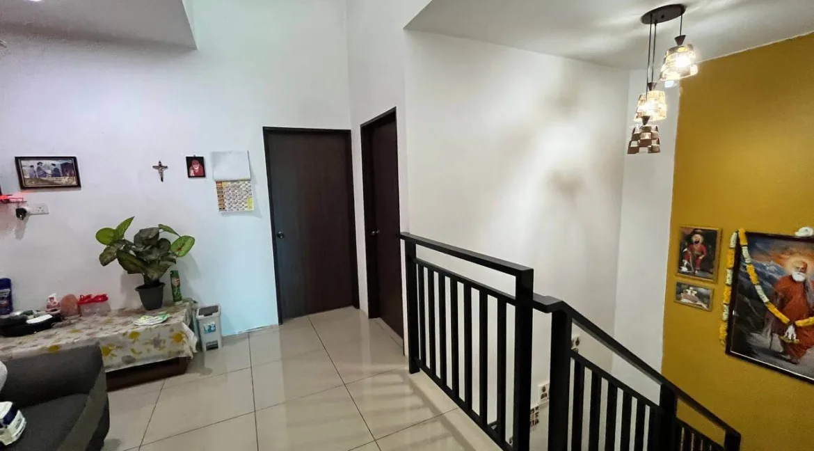 rumah-teres-dua-tingkat-untuk-dijual-di-taman-klebang-emas-chemor-15