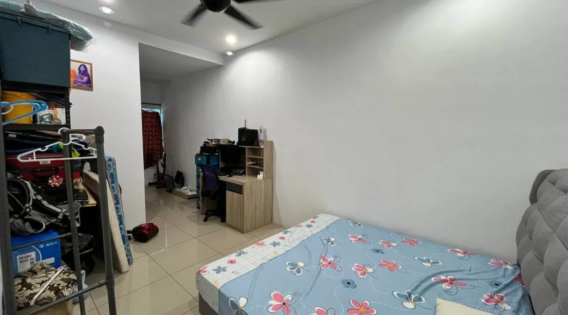 rumah-teres-dua-tingkat-untuk-dijual-di-taman-klebang-emas-chemor-29