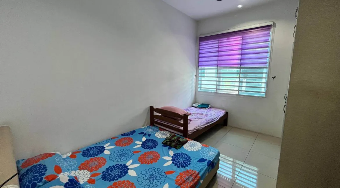 rumah-teres-dua-tingkat-untuk-dijual-di-taman-klebang-emas-chemor-32